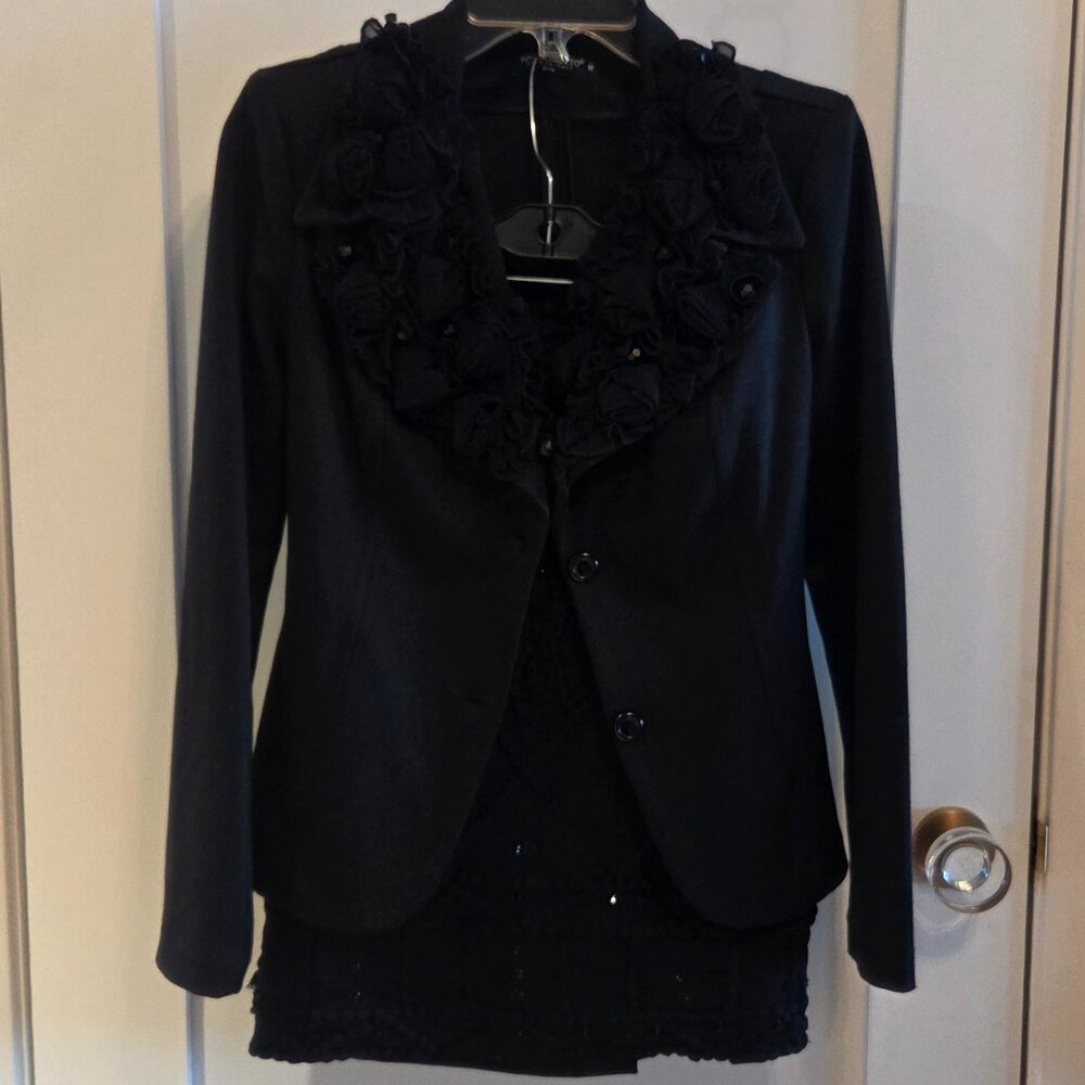 Rinascimento Made in Italy stretch black blazer with skirt - stunning detailing